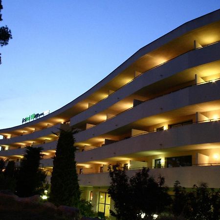 Festival Village Apartments 살루 외부 사진